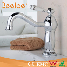 Modische Waschbecken Wasserhahn mit Single Handle